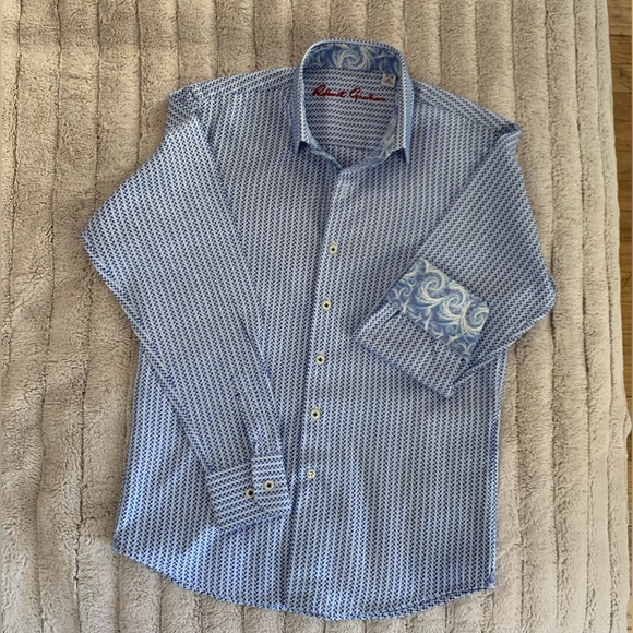 Kids shirt button down size 10-12 is a Medium - Picture 2 of 5